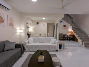 4-12pax Sawatt Homestay at Subang - Entire House